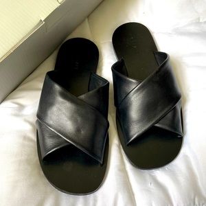 EVERLANE  Brand New The Day Crossover Sandal